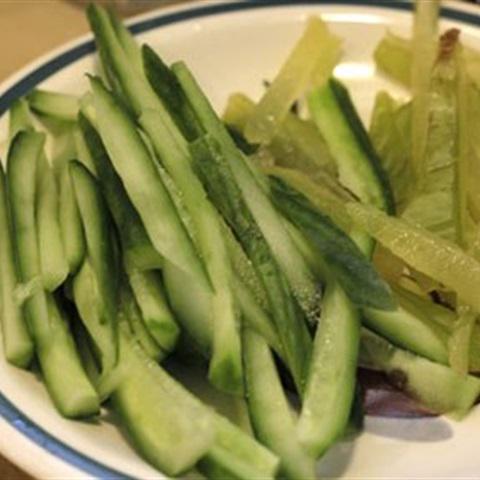 Cách làm nộm tôm thịt và khế