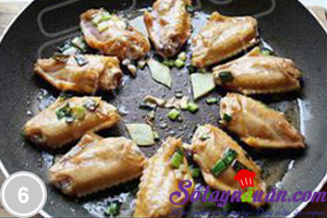 Nóng hổi cánh gà sốt nấm ngon cơm