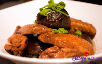 Nóng hổi cánh gà sốt nấm ngon cơm