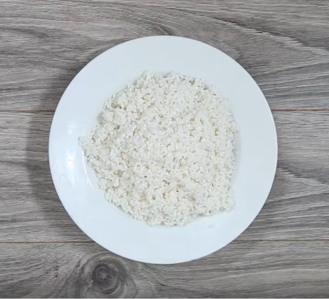 Nóng hổi với cách tự làm nem chua rán ngon hơn ngoài hàng