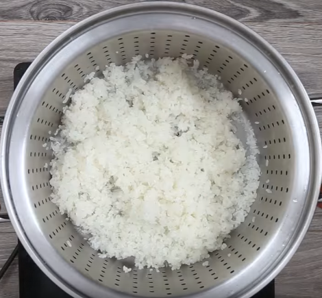 Nóng hổi với cách tự làm nem chua rán ngon hơn ngoài hàng