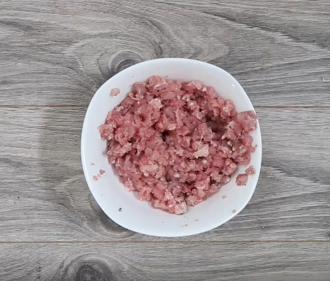 Nóng hổi với cách tự làm nem chua rán ngon hơn ngoài hàng