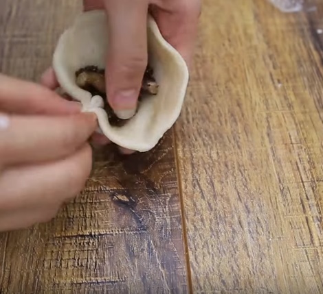 Nui cay bơ tỏi nhìn là thích, ăn là mê