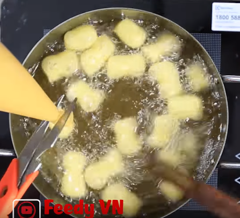 Nui chiên trứng nhanh gọn, thơm nức cho bữa sáng hứng khởi