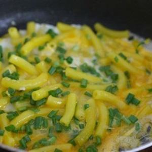 Cách làm nui chiên trứng