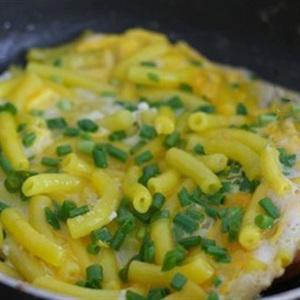 Cách làm nui chiên trứng
