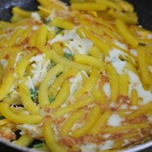 Cách làm nui chiên trứng