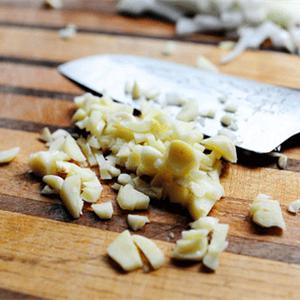 Cách làm nui đùi gà sốt chua ngọt