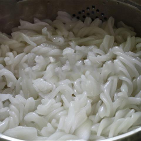 Cách làm nui nấu thịt viên