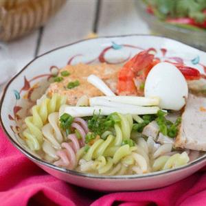 Cách làm nui ngũ sắc nấu tôm