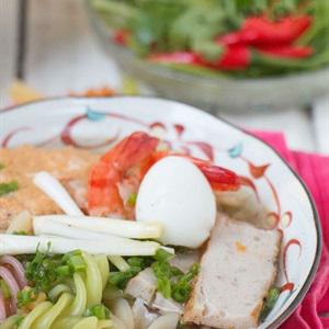 Cách làm nui ngũ sắc nấu tôm