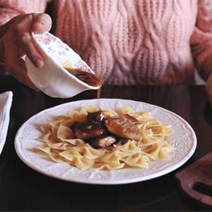 Cách làm nui sốt cam