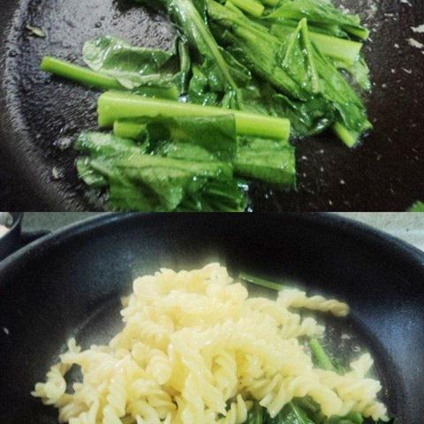 Cách làm nui sốt tương ớt cá hồi