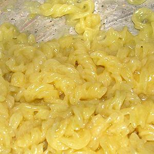 Cách làm nui trộn bơ