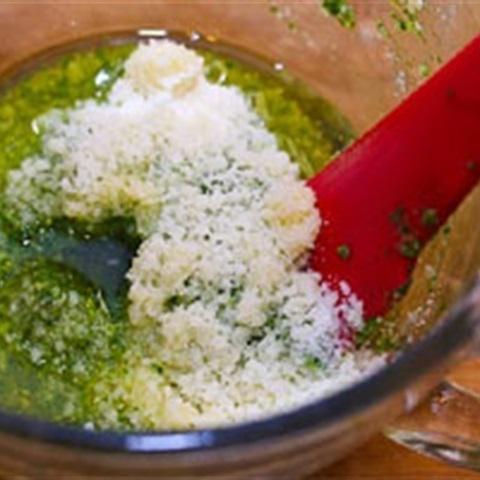 Cách làm nui trộn với nước sốt đậu phộng