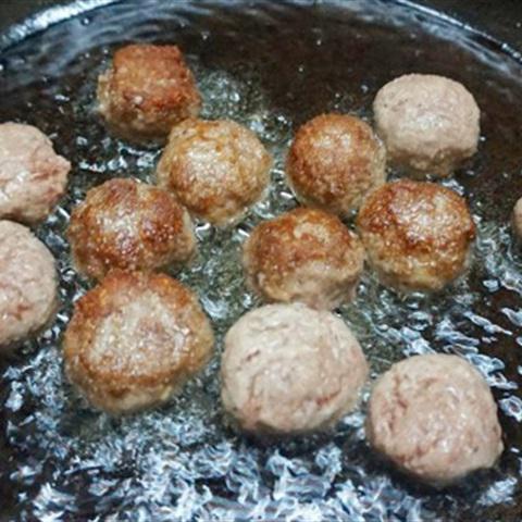 Cách làm nui xào bò viên