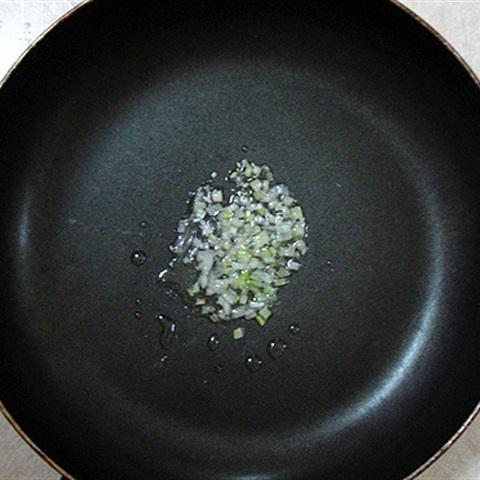 Cách làm nui xào cá ngừ