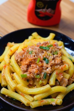 Nui xào thịt heo - làm nhanh ăn ngon