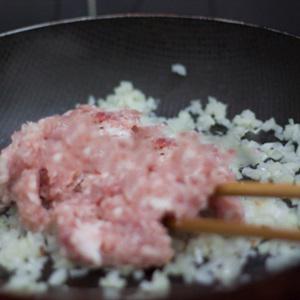 Cách làm nui xào thịt heo