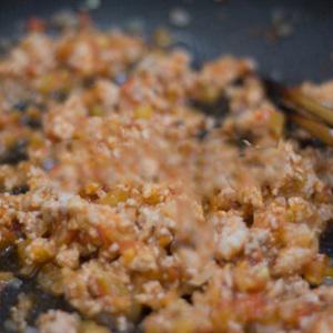 Cách làm nui xào thịt heo