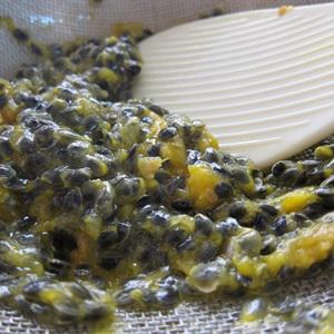 Cách làm nước chanh dây ép