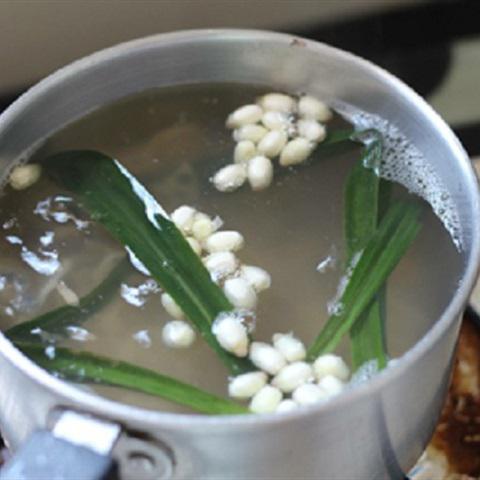 Cách nấu nước củ sen