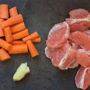 Cách làm nước ép bưởi và cà rốt