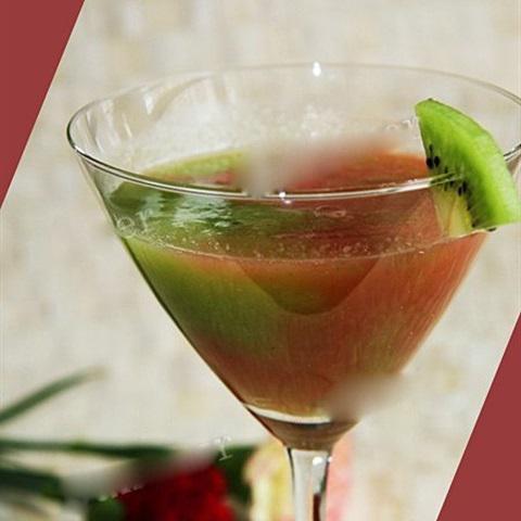 Cách làm nước ép bưởi và kiwi