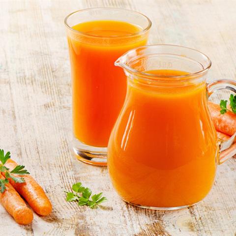 Cách làm nước ép cà rốt bằng máy xay sinh tố