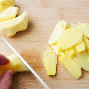 Cách làm nước ép dâu gừng