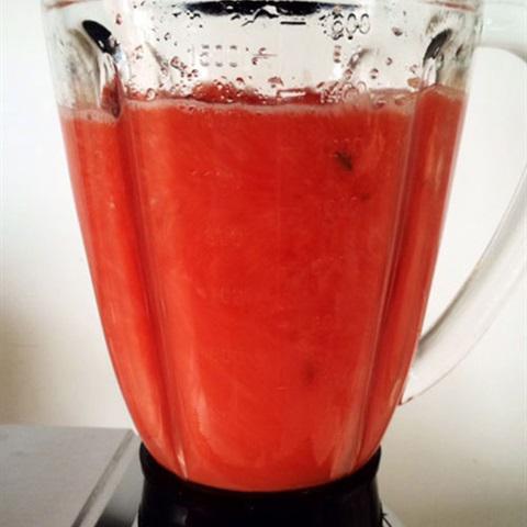 Cách làm nước ép dưa hấu pha chanh