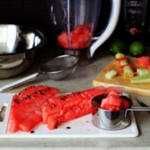 Cách làm nước ép dưa hấu và dưa leo