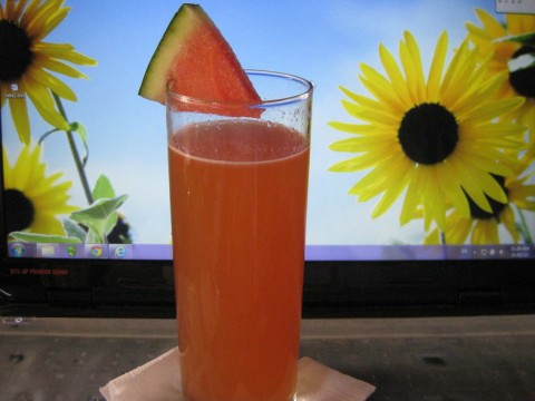 Nước ép dưa hấu và thơm