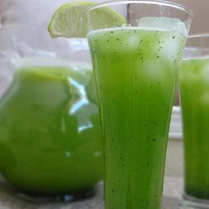 Cách làm nước ép dưa leo và lê