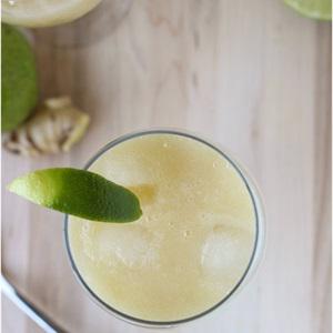 Cách làm nước ép lê gừng