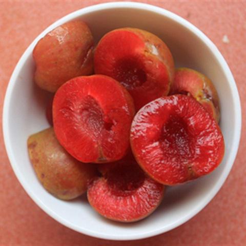 Cách làm nước ép mận hậu