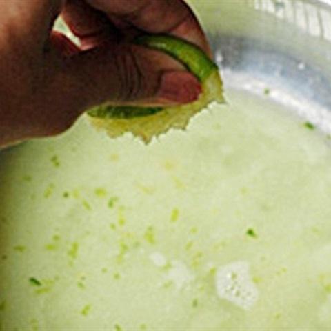 Cách pha nước ép ổi chanh