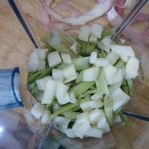 Cách làm nước ép táo cần tây