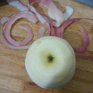 Cách làm nước ép táo cần tây