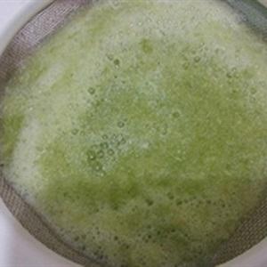 Cách làm nước ép táo cần tây