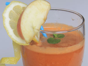 Nước ép táo và cà-rốt