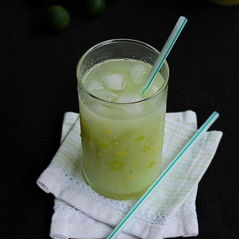 Cách làm nước ép với chanh ổi