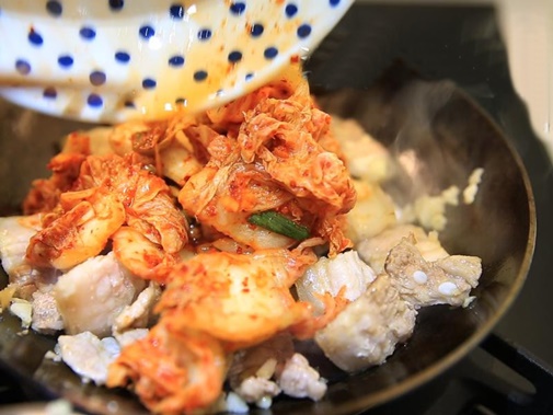 Nước miếng dâng trào với hotteok phô mai kiểu Hàn siêu đơn giản