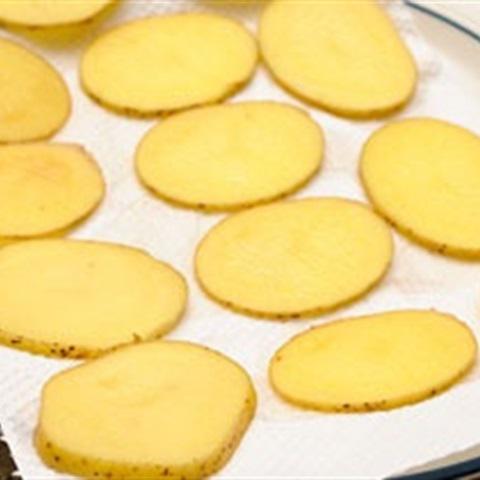 Cách làm nướng khoai tây bằng lò vi sóng