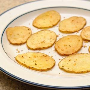 Cách làm nướng khoai tây bằng lò vi sóng