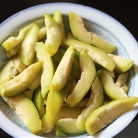 Cách làm ô mai cóc xào gừng