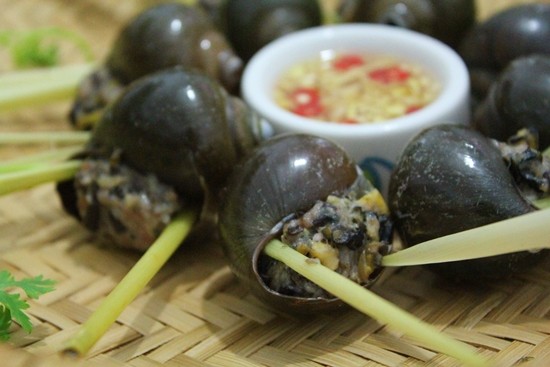 Ốc bươu nhồi thịt hấp