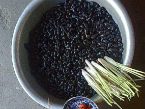 Ốc đá nấu rau xanh