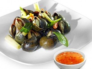 Ốc hấp lá chanh