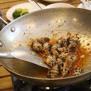 Cách làm ốc hương xào mắm tắc